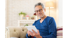 60代の“5人に2人”が投資経験あり！証券口座別では「楽天証券」「SBI証券」「PayPay証券」が人気 画像