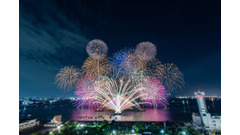 【２年ぶりに復活】 ”名港水上芸術花火” 名古屋港の風物詩、1万3千発の花火が夜空を彩る 画像