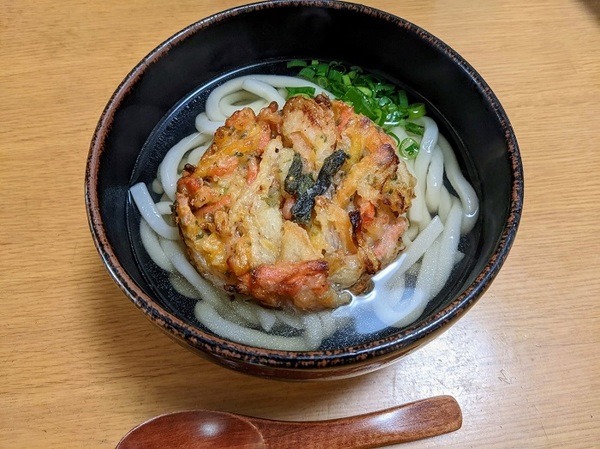 1食およそ85円で天ぷらうどんができあがり