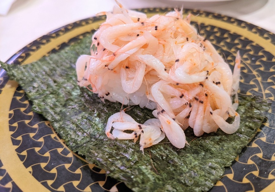 皿の上の料理 自動的に生成された説明