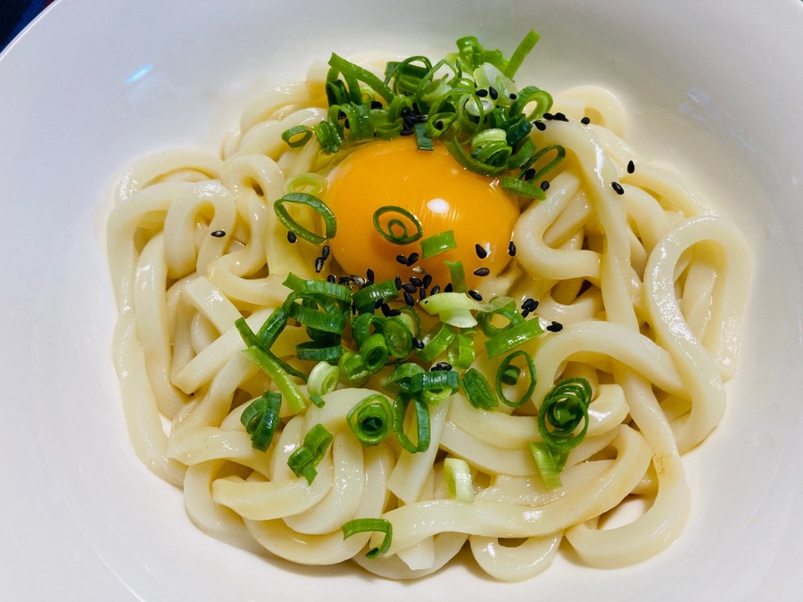 刻み葱と黒ごまをトッピング