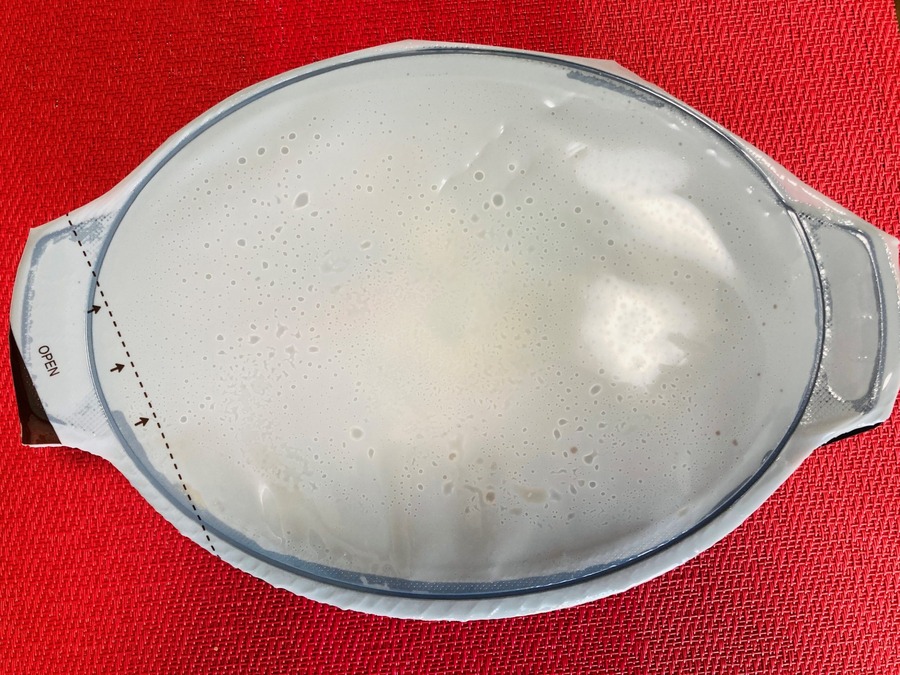プラスチック容器に入っています