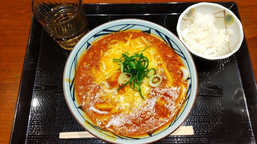 とろける4種のチーズトマたまカレーうどん
