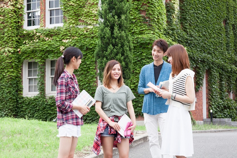 返済義務のない「給付型の奨学金」で教育費を節約