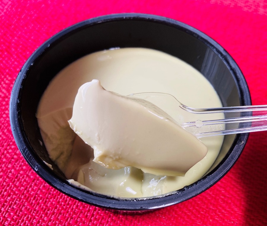 ババロアとプリンの中間位のテクスチャー