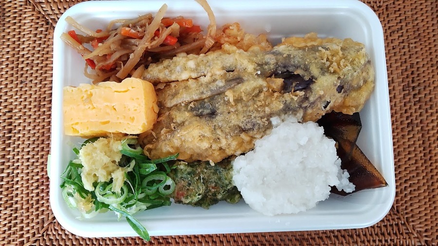 なす天おろしうどん弁当
