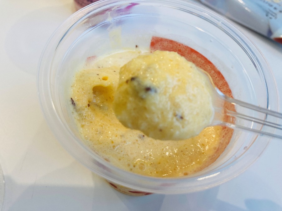 チョコチップのパリッとした歯応えがアクセント