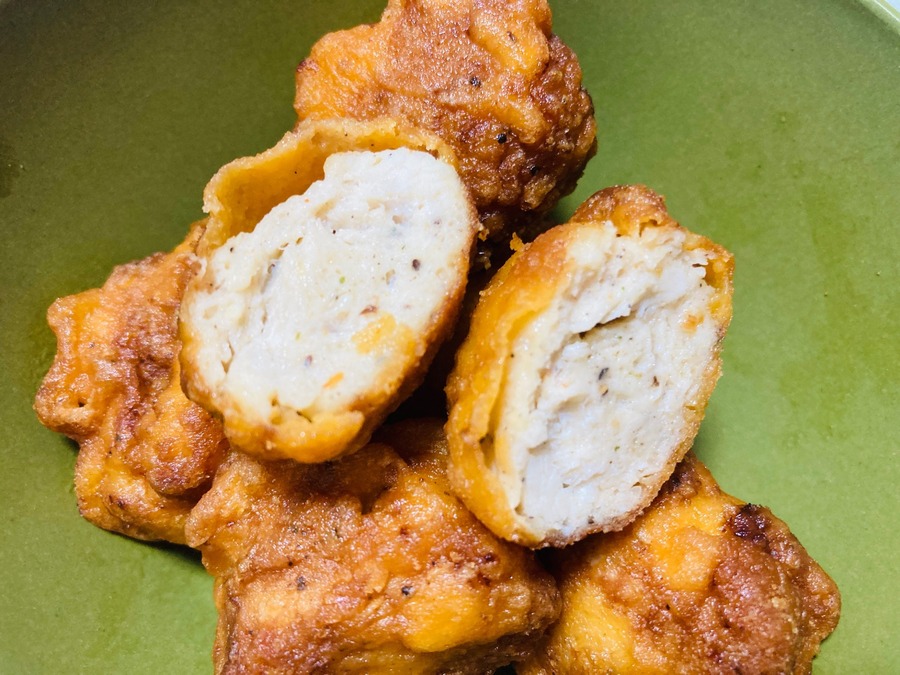 お肉にもたっぷりとほりにしのスパイスがブレンド