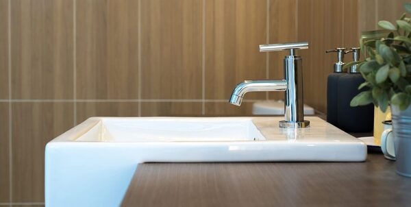 水回りの掃除ですっきり見せる