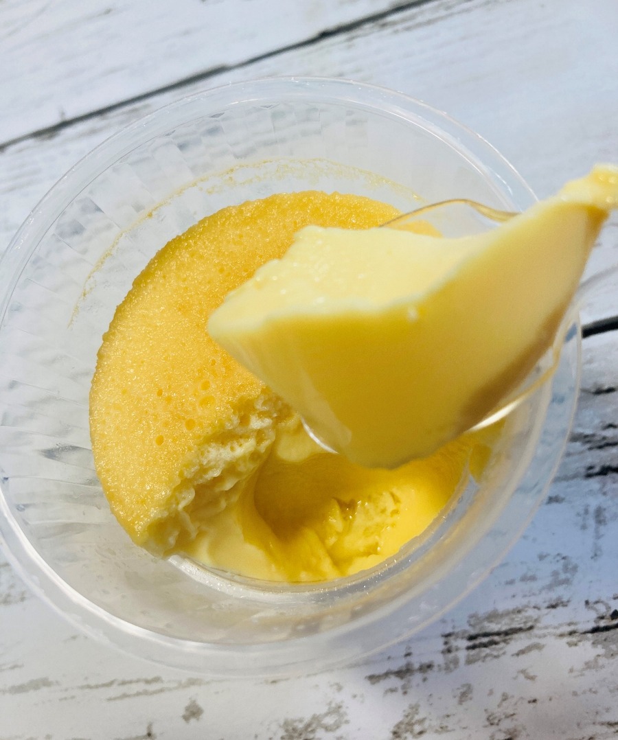 パッションフルーツ味のなめらか触感のプリン