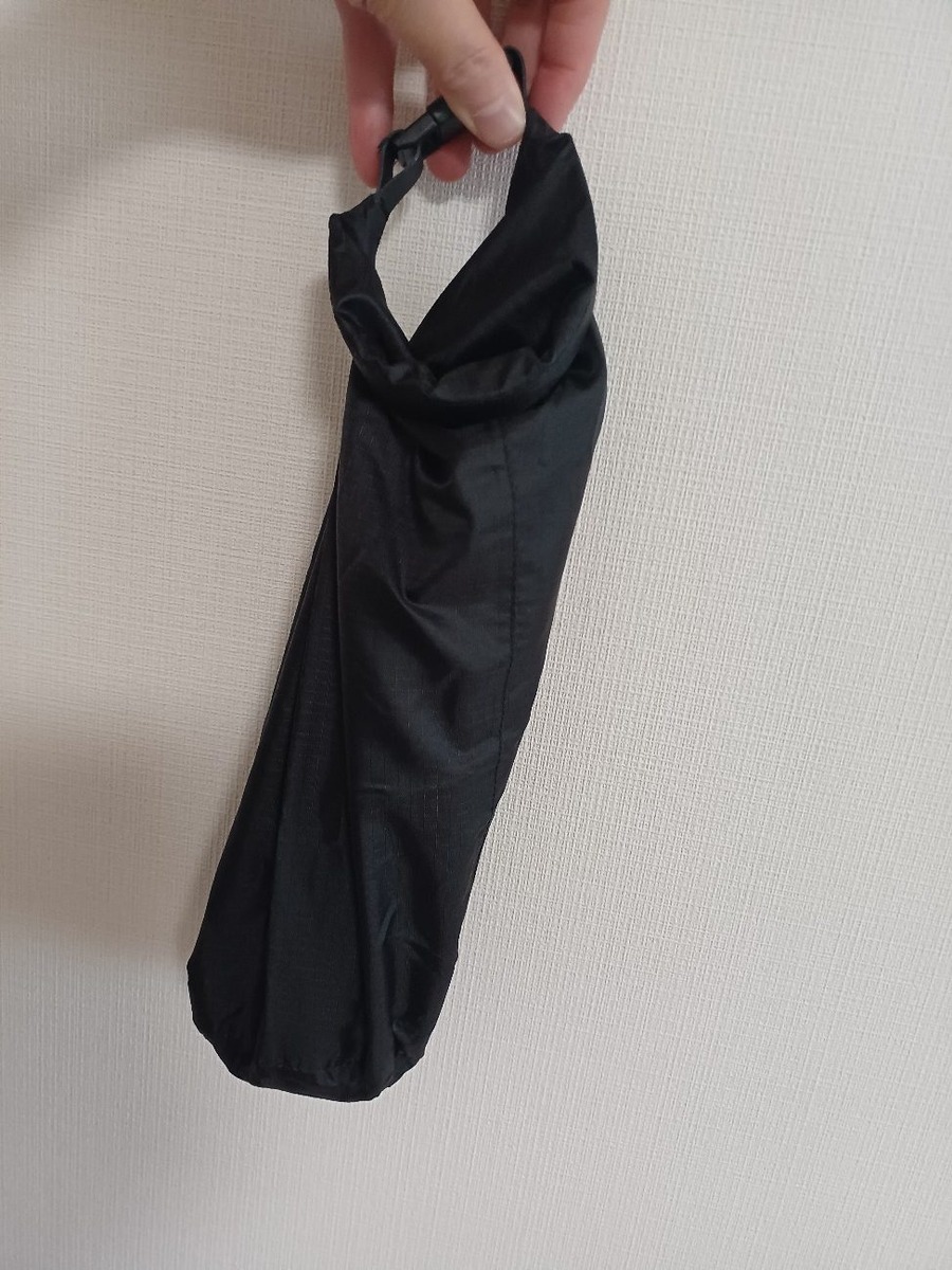 バッグの持ち手にぶら下げることができます