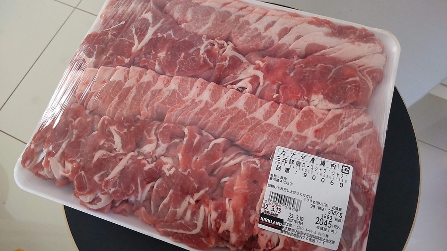 大量の豚肉
