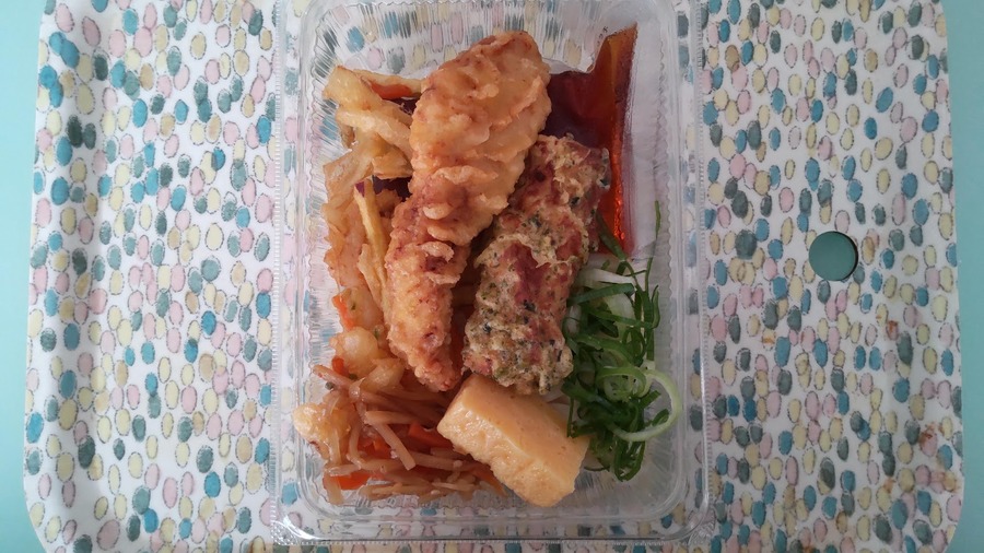 【丸亀製麺】10月1日は「釜揚げうどんの日」　お得ワザ4つと新作うどん弁当「紅しょうがバラ天」など紹介