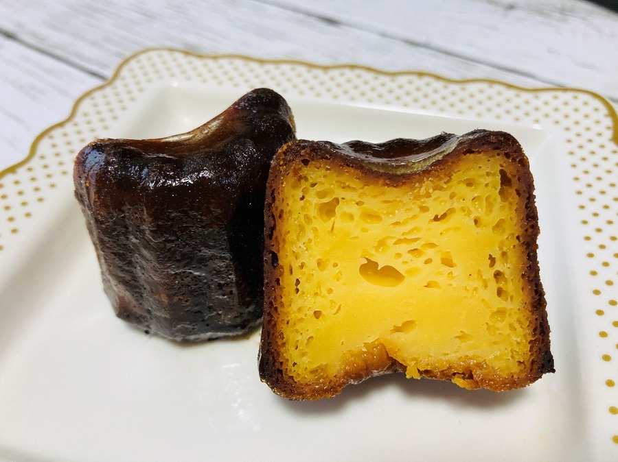 ひと口かじるとカリカリの食感