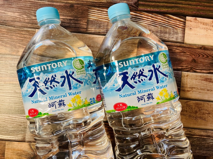 飲み物、手洗い・皿洗い用のお水