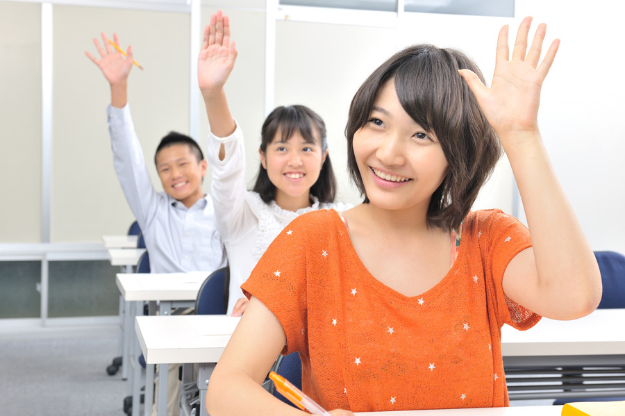 一斉学習塾と個別対応学習塾の違いは？　それぞれの塾のメリット・デメリットの検証