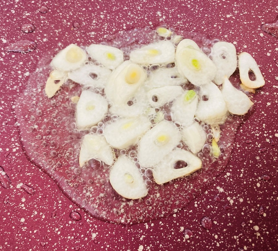 食卓に欠かせない「マヨネーズ」が3度目の値上げ！　失敗なしの絶品自家製マヨネーズレシピ紹介（1瓶110円以下）