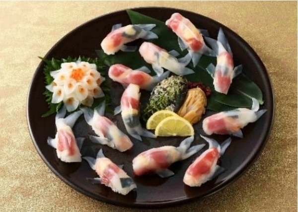 鯉が泳ぐアート寿司