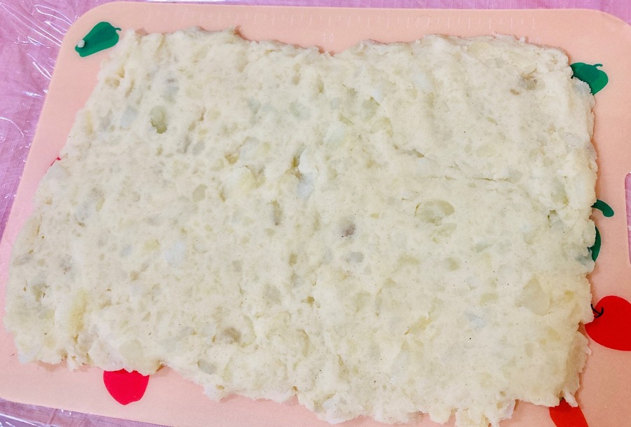 マッシュ状にして平たく伸ばしました