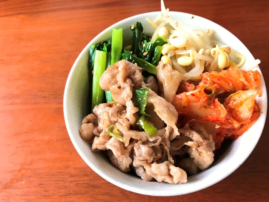 節約ビビンバ風丼ぶり