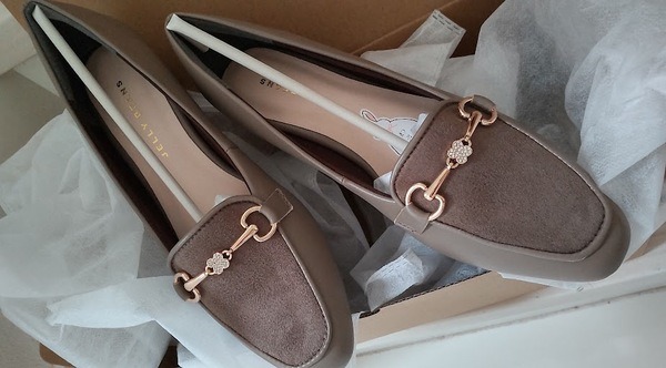 自社運営ECサイト「JERRY BEANS」掲載の靴をもらいました