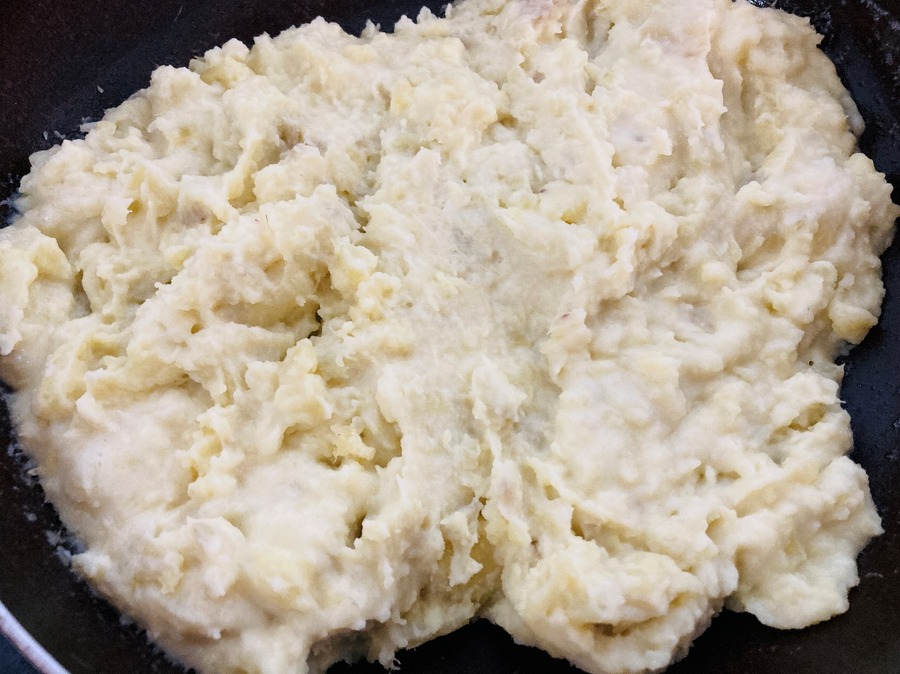 木べらでほぐすようにしっかりと混ぜ合わせる 