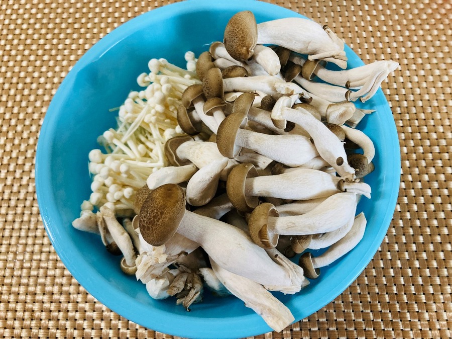 しめじをさいた