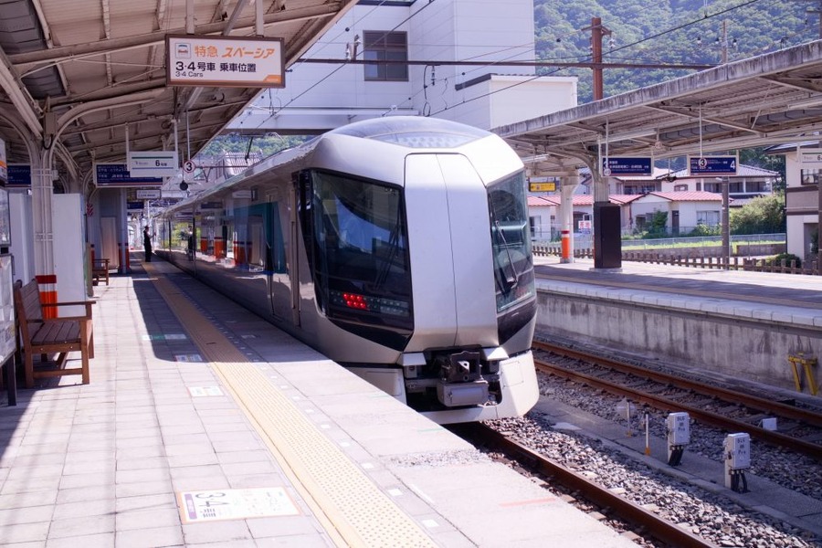 日光市　鬼怒川温泉駅　リバティ