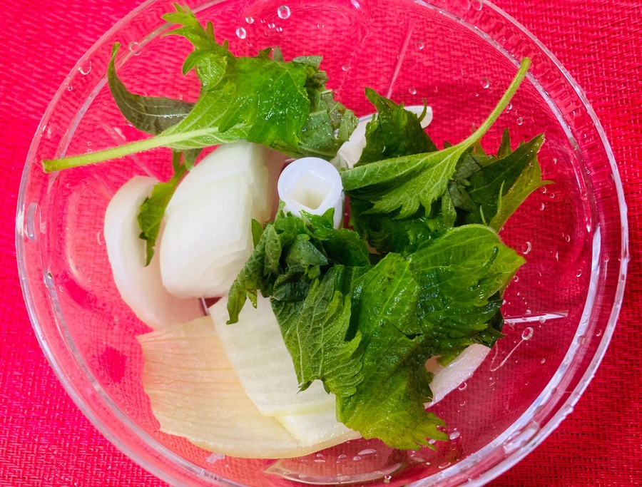 玉ねぎとしそイン