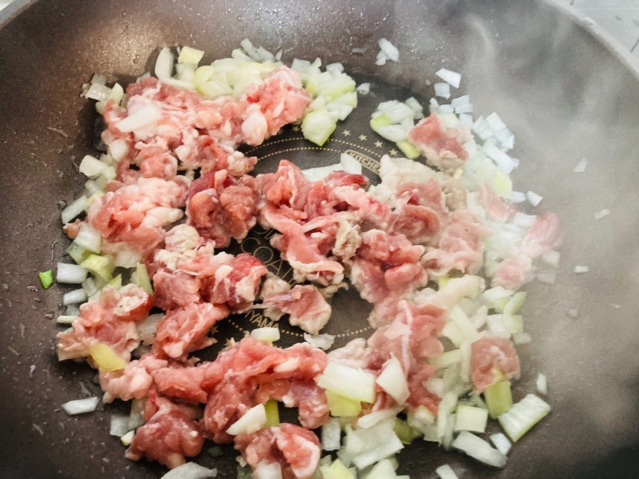 豚こま肉と干し舞茸のボロネーゼパスタの材料
