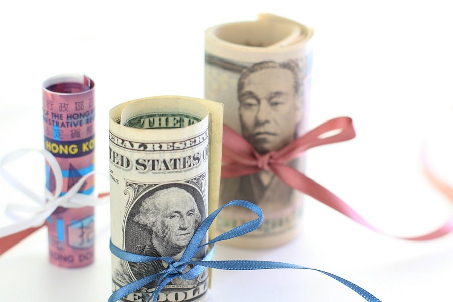 「外貨預金」の仕組みと注意点　手数料や為替変動で大きく元本割れすることも