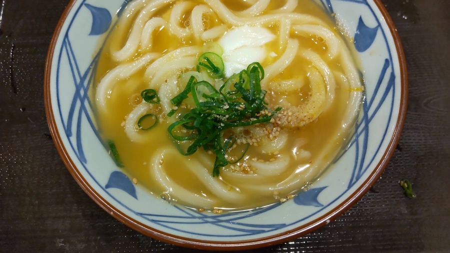 【丸亀製麺 釜揚げうどんの日】230円で「450円メニュー」になる裏ワザ紹介　年間節約効果も検証