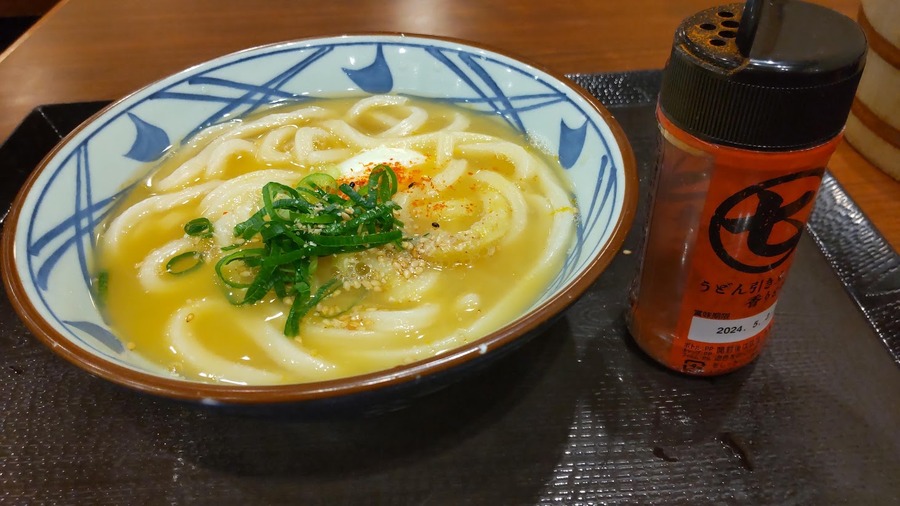 【丸亀製麺 釜揚げうどんの日】230円で「450円メニュー」になる裏ワザ紹介　年間節約効果も検証