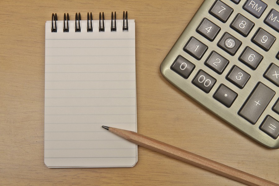 失業保険（基本手当）を受けると「健康保険の被扶養者」から外れる可能性があります