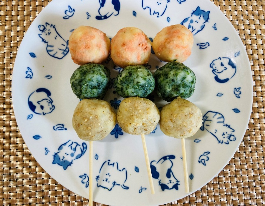 マッシュポテトを三色になるよう交互に1個ずつ差して完成