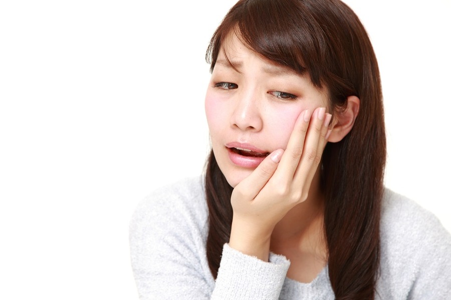 「銀歯」が歯を失う原因だった…　望まれる評価制度の見直し