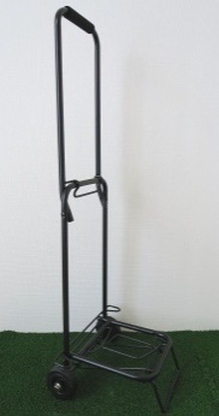 荷物台を下げ、接地する部分も広げます