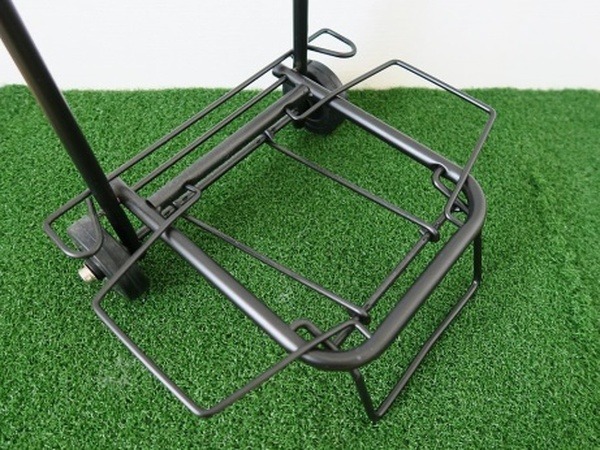 幅広めの荷物も安定して置くことができます