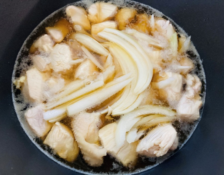 白だしで煮ています