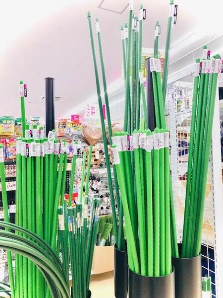 ホームセンターと100均　「家庭菜園グッズ」を比較