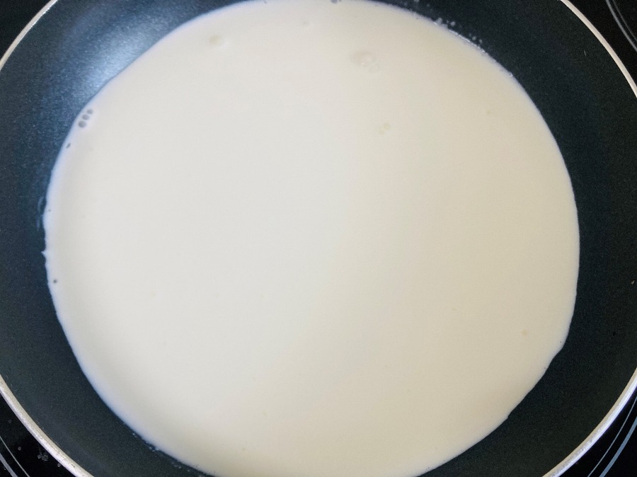 生クリームを温め中