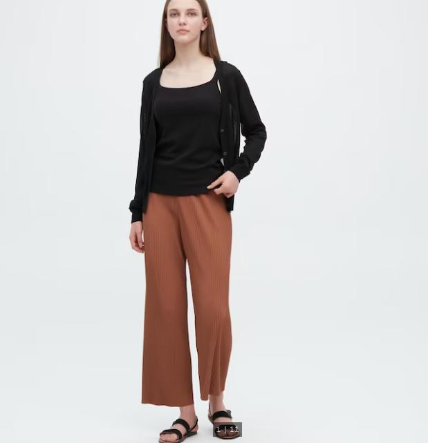 プリーツストレートパンツ