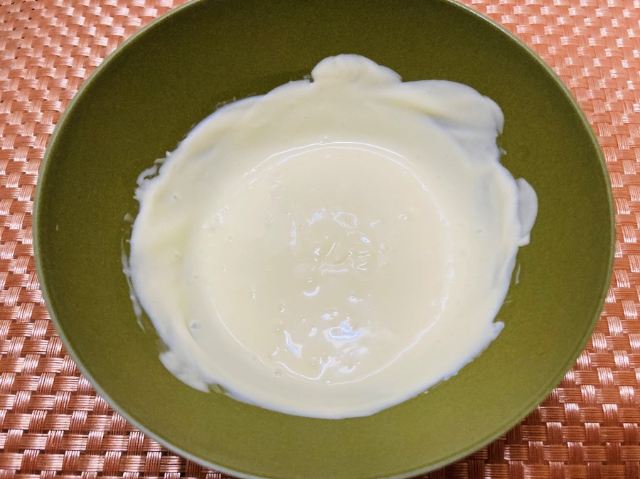 マヨネーズ・生クリーム・蜂蜜を加えてよく混ぜ合わせておきます