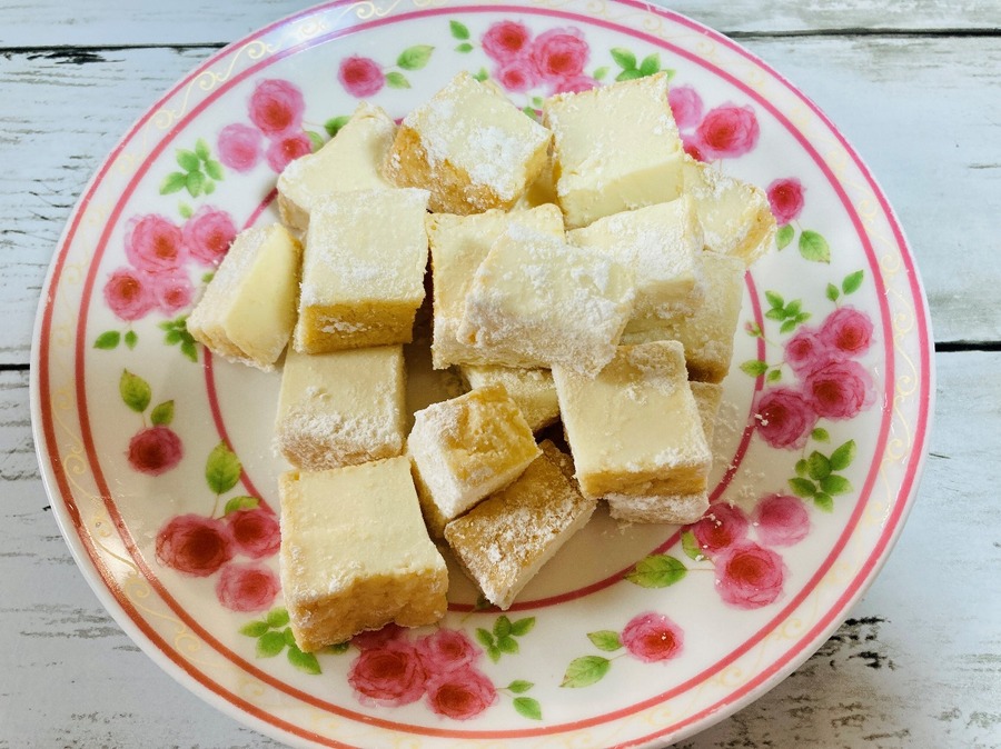 厚揚げに片栗粉をまぶしてカリッと