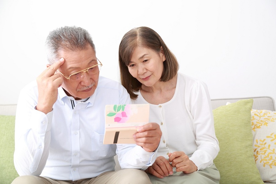 「老後の蓄え不十分」、「伸びる平均寿命」、「公的年金運用の赤字」3つのニュースから見える、私たちの将来のこと
