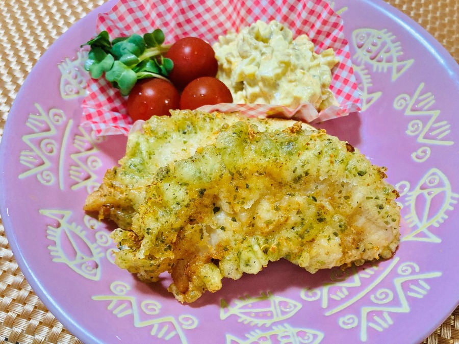 170度の揚げ油でこんがり焼き色がつくまで揚げたら完成