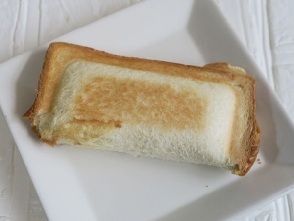 シンプルな焼肉サンドにまずはトライ