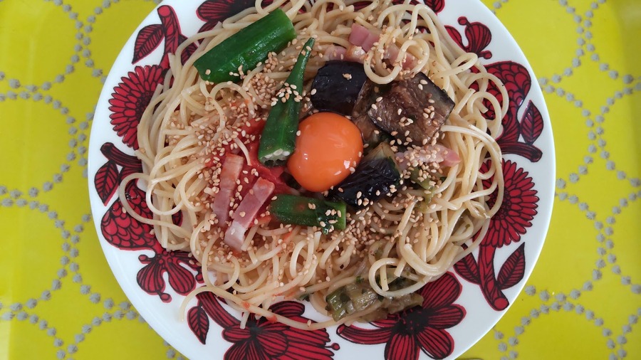 便利な点は、お皿になっているので電子レンジで加熱してそのまま食べることもできる点