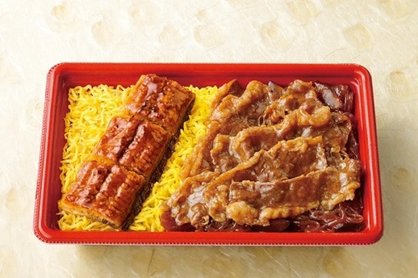 専用の加工場で熟練した職人がさばいたうなぎを白焼きにした後、じっくり蒸してから焼き上げました