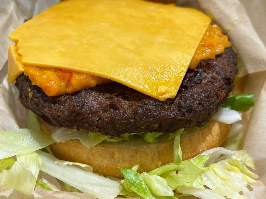 ハワイのローカルの露店でたべられるような本場の味が特徴